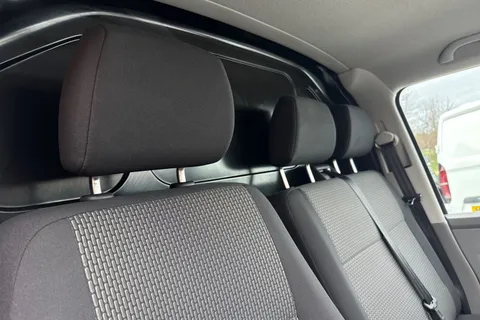 DY72NME Volkswagen Transporter 2.0 TDI 110 Highline Van Thumbnail #22