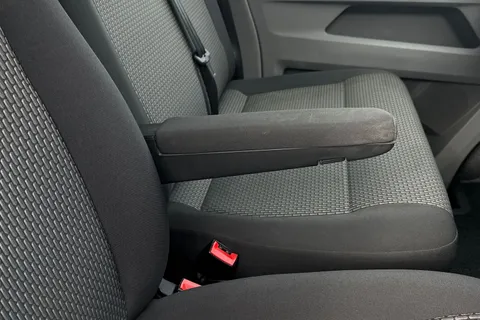 DY72NME Volkswagen Transporter 2.0 TDI 110 Highline Van Thumbnail #33