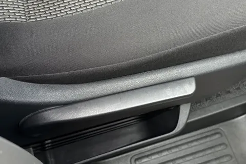 DY72NME Volkswagen Transporter 2.0 TDI 110 Highline Van Thumbnail #34