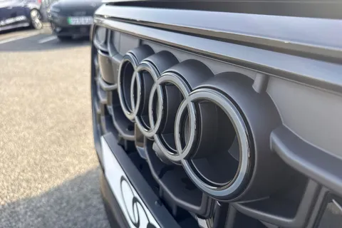 Audi SQ8 4.0 TFSI V8 Black Edition Tiptronic quattro Euro 6 (s/s) 5dr Thumbnail #25