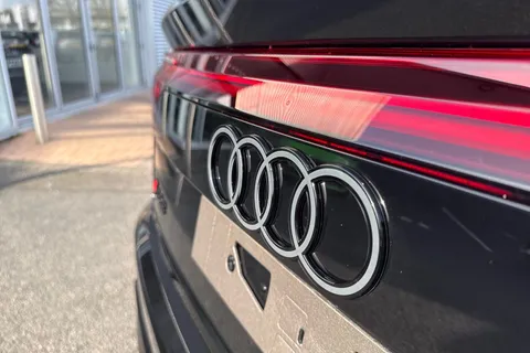 Audi SQ8 4.0 TFSI V8 Black Edition Tiptronic quattro Euro 6 (s/s) 5dr Thumbnail #32