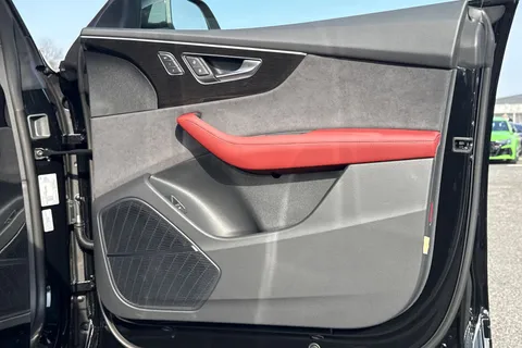 Audi SQ8 4.0 TFSI V8 Black Edition Tiptronic quattro Euro 6 (s/s) 5dr Thumbnail #48