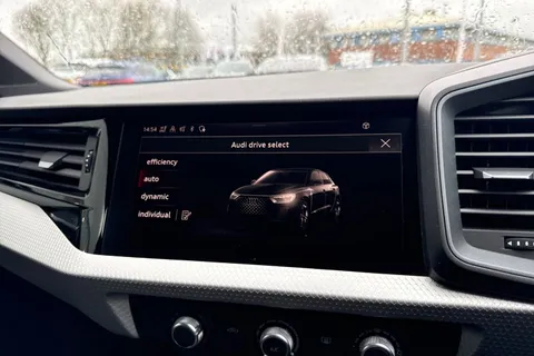 Audi A1 1.0 TFSI 30 S line Sportback S Tronic Euro 6 (s/s) 5dr Thumbnail #57