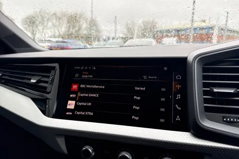 Audi A1 1.0 TFSI 30 S line Sportback S Tronic Euro 6 (s/s) 5dr Thumbnail #61