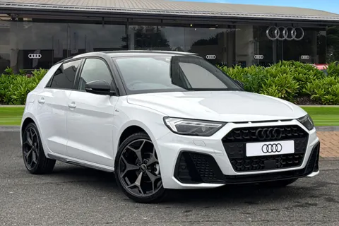  Audi A1 1.0 TFSI 25 Black Edition Sportback Euro 6 (s/s) 5dr Thumbnail #2