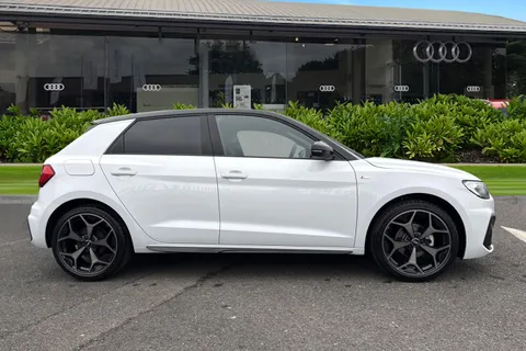  Audi A1 1.0 TFSI 25 Black Edition Sportback Euro 6 (s/s) 5dr Thumbnail #4
