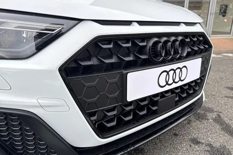  Audi A1 1.0 TFSI 25 Black Edition Sportback Euro 6 (s/s) 5dr Thumbnail #25