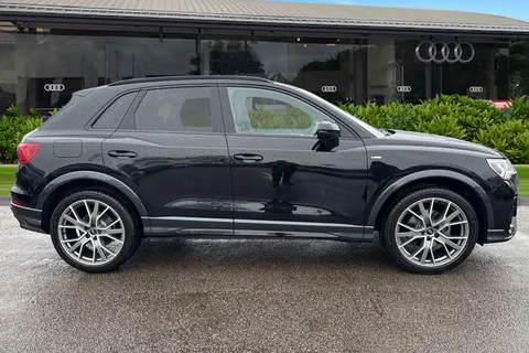 DE75MKG Audi Q3 Black Edition 35 TFSI 150 PS 6-speed Thumbnail #4