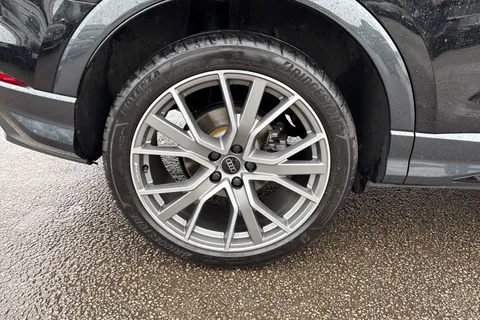 DE75MKG Audi Q3 Black Edition 35 TFSI 150 PS 6-speed Thumbnail #12