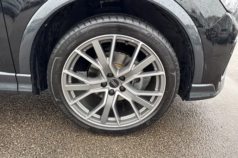 DE75MKG Audi Q3 Black Edition 35 TFSI 150 PS 6-speed Thumbnail #13