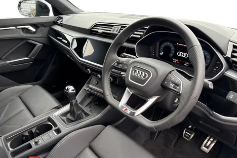 DE75MKG Audi Q3 Black Edition 35 TFSI 150 PS 6-speed Thumbnail #15