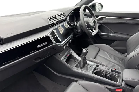 DE75MKG Audi Q3 Black Edition 35 TFSI 150 PS 6-speed Thumbnail #16