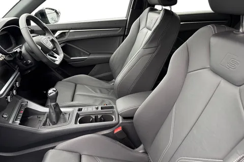 DE75MKG Audi Q3 Black Edition 35 TFSI 150 PS 6-speed Thumbnail #17
