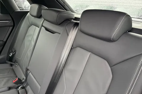 DE75MKG Audi Q3 Black Edition 35 TFSI 150 PS 6-speed Thumbnail #20
