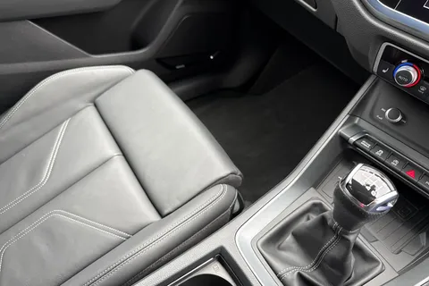 DE75MKG Audi Q3 Black Edition 35 TFSI 150 PS 6-speed Thumbnail #21