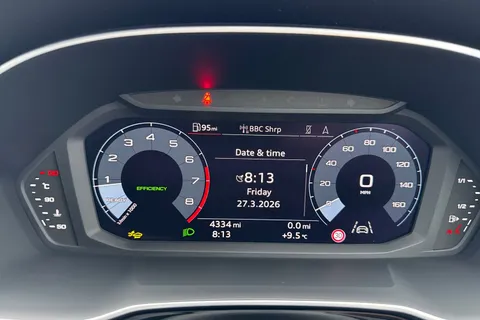 DE75MKG Audi Q3 Black Edition 35 TFSI 150 PS 6-speed Thumbnail #32