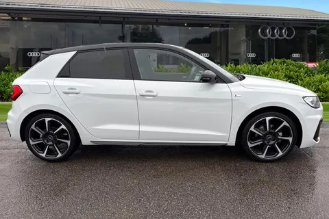 DC74SWF Audi A1 Black Edition 35 TFSI  150 PS S tronic Thumbnail #4