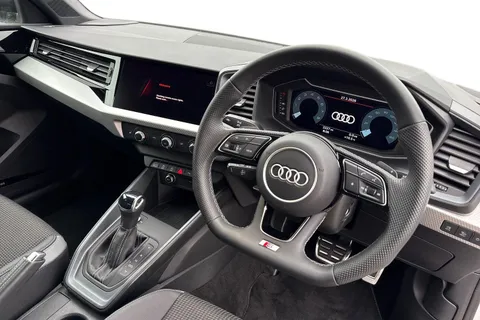 DC74SWF Audi A1 Black Edition 35 TFSI  150 PS S tronic Thumbnail #19