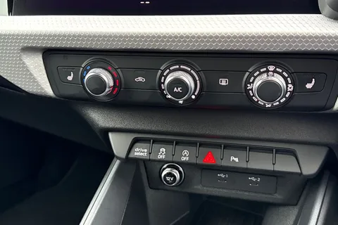 DC74SWF Audi A1 Black Edition 35 TFSI  150 PS S tronic Thumbnail #23