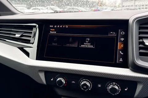 DC74SWF Audi A1 Black Edition 35 TFSI  150 PS S tronic Thumbnail #38