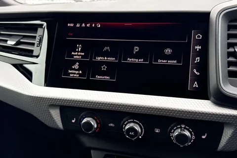 DC74SWF Audi A1 Black Edition 35 TFSI  150 PS S tronic Thumbnail #41