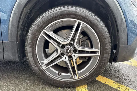 14 of 55 for Mercedes-Benz Glb 220d 4Matic AMG Line Premium 5dr 8G-Tronic