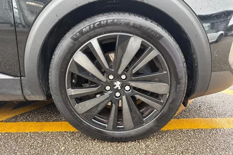 YM71CTY PEUGEOT 3008 1.6 13.2kWh GT e-EAT 4WD Euro 6 (s/s) 5dr Thumbnail #10