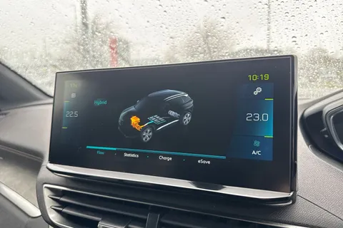 YM71CTY PEUGEOT 3008 1.6 13.2kWh GT e-EAT 4WD Euro 6 (s/s) 5dr Thumbnail #17