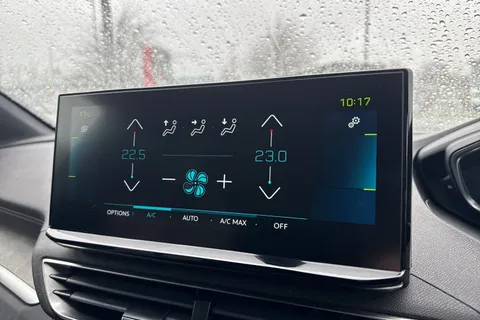 YM71CTY PEUGEOT 3008 1.6 13.2kWh GT e-EAT 4WD Euro 6 (s/s) 5dr Thumbnail #22