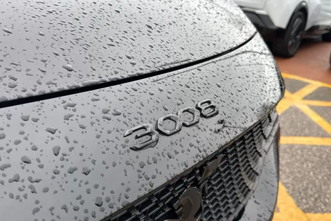 YM71CTY PEUGEOT 3008 1.6 13.2kWh GT e-EAT 4WD Euro 6 (s/s) 5dr Thumbnail #28