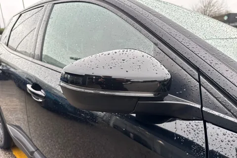 YM71CTY PEUGEOT 3008 1.6 13.2kWh GT e-EAT 4WD Euro 6 (s/s) 5dr Thumbnail #31