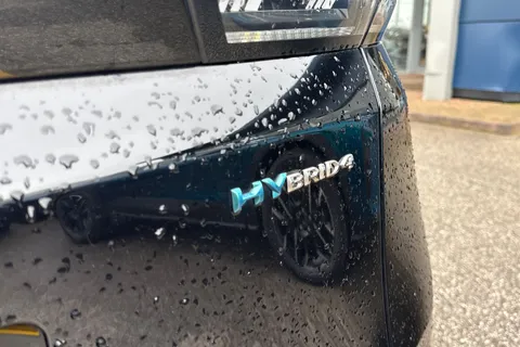 YM71CTY PEUGEOT 3008 1.6 13.2kWh GT e-EAT 4WD Euro 6 (s/s) 5dr Thumbnail #36