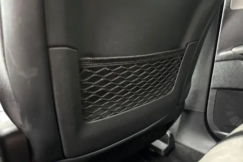 YM71CTY PEUGEOT 3008 1.6 13.2kWh GT e-EAT 4WD Euro 6 (s/s) 5dr Thumbnail #41