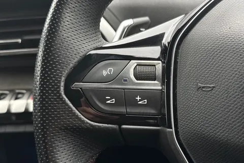 YM71CTY PEUGEOT 3008 1.6 13.2kWh GT e-EAT 4WD Euro 6 (s/s) 5dr Thumbnail #47