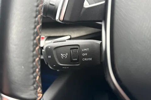 YM71CTY PEUGEOT 3008 1.6 13.2kWh GT e-EAT 4WD Euro 6 (s/s) 5dr Thumbnail #49