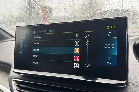 YM71CTY PEUGEOT 3008 1.6 13.2kWh GT e-EAT 4WD Euro 6 (s/s) 5dr Thumbnail #53