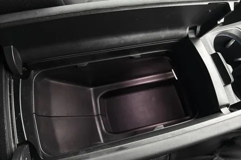 YM71CTY PEUGEOT 3008 1.6 13.2kWh GT e-EAT 4WD Euro 6 (s/s) 5dr Thumbnail #59