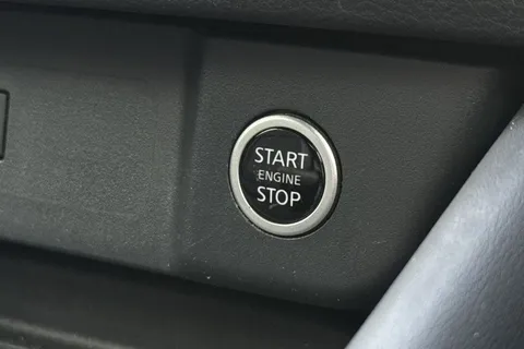 OE23WNH Nissan Qashqai 1.3 DIG-T MHEV Tekna XTRON Euro 6 (s/s) 5dr Thumbnail #42