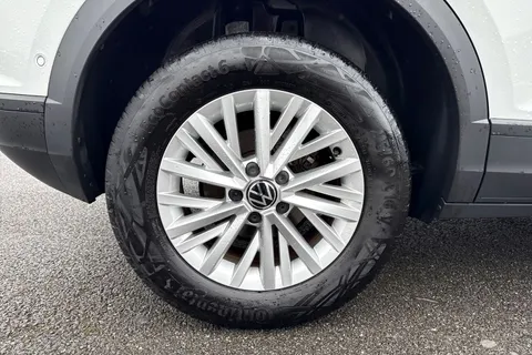 11 of 64 for Volkswagen T-Roc 1.5 TSI Life Euro 6 (s/s) 5dr