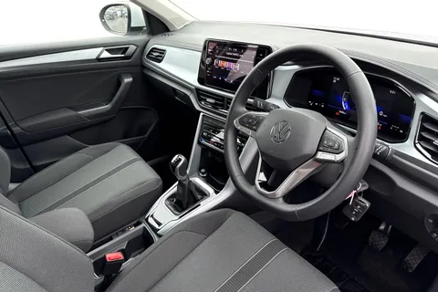 14 of 64 for Volkswagen T-Roc 1.5 TSI Life Euro 6 (s/s) 5dr