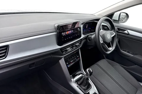 15 of 64 for Volkswagen T-Roc 1.5 TSI Life Euro 6 (s/s) 5dr