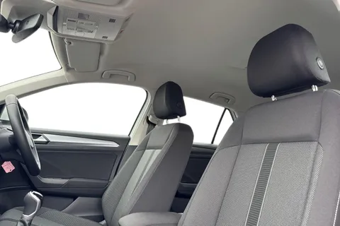 16 of 64 for Volkswagen T-Roc 1.5 TSI Life Euro 6 (s/s) 5dr