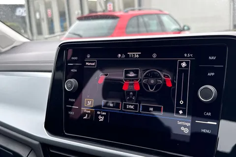 22 of 64 for Volkswagen T-Roc 1.5 TSI Life Euro 6 (s/s) 5dr