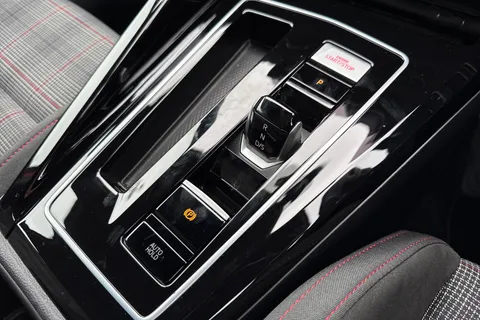 KR75XEE Volkswagen Golf 2.0 TSI 265 GTI 5dr DSG Thumbnail #24