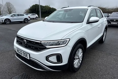 27 of 64 for Volkswagen T-Roc 1.5 TSI Life Euro 6 (s/s) 5dr