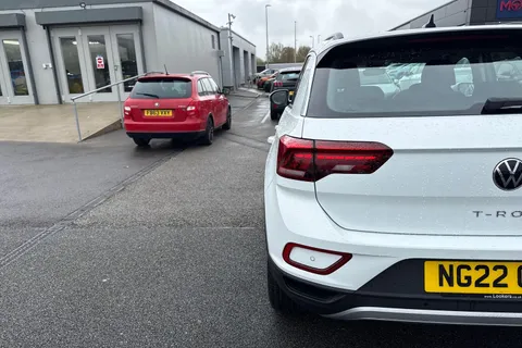 32 of 64 for Volkswagen T-Roc 1.5 TSI Life Euro 6 (s/s) 5dr