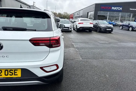 33 of 64 for Volkswagen T-Roc 1.5 TSI Life Euro 6 (s/s) 5dr