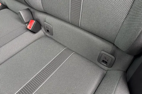 36 of 64 for Volkswagen T-Roc 1.5 TSI Life Euro 6 (s/s) 5dr