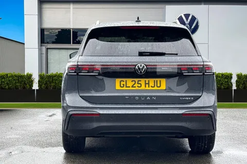 GL25HJU Volkswagen Tiguan 1.5 TSI eHybrid Match 5dr DSG | Rear View Camera | Adaptive Cruise Control Thumbnail #5