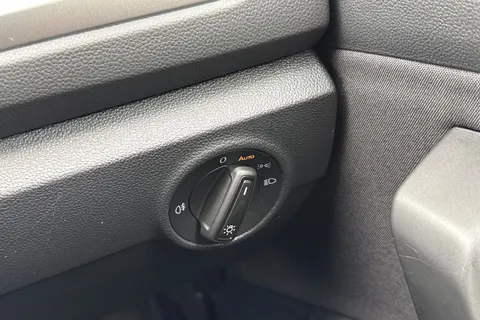 42 of 64 for Volkswagen T-Roc 1.5 TSI Life Euro 6 (s/s) 5dr